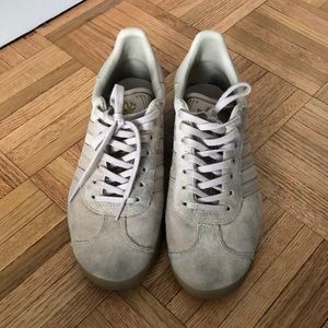 Adidas beige suede gazelle